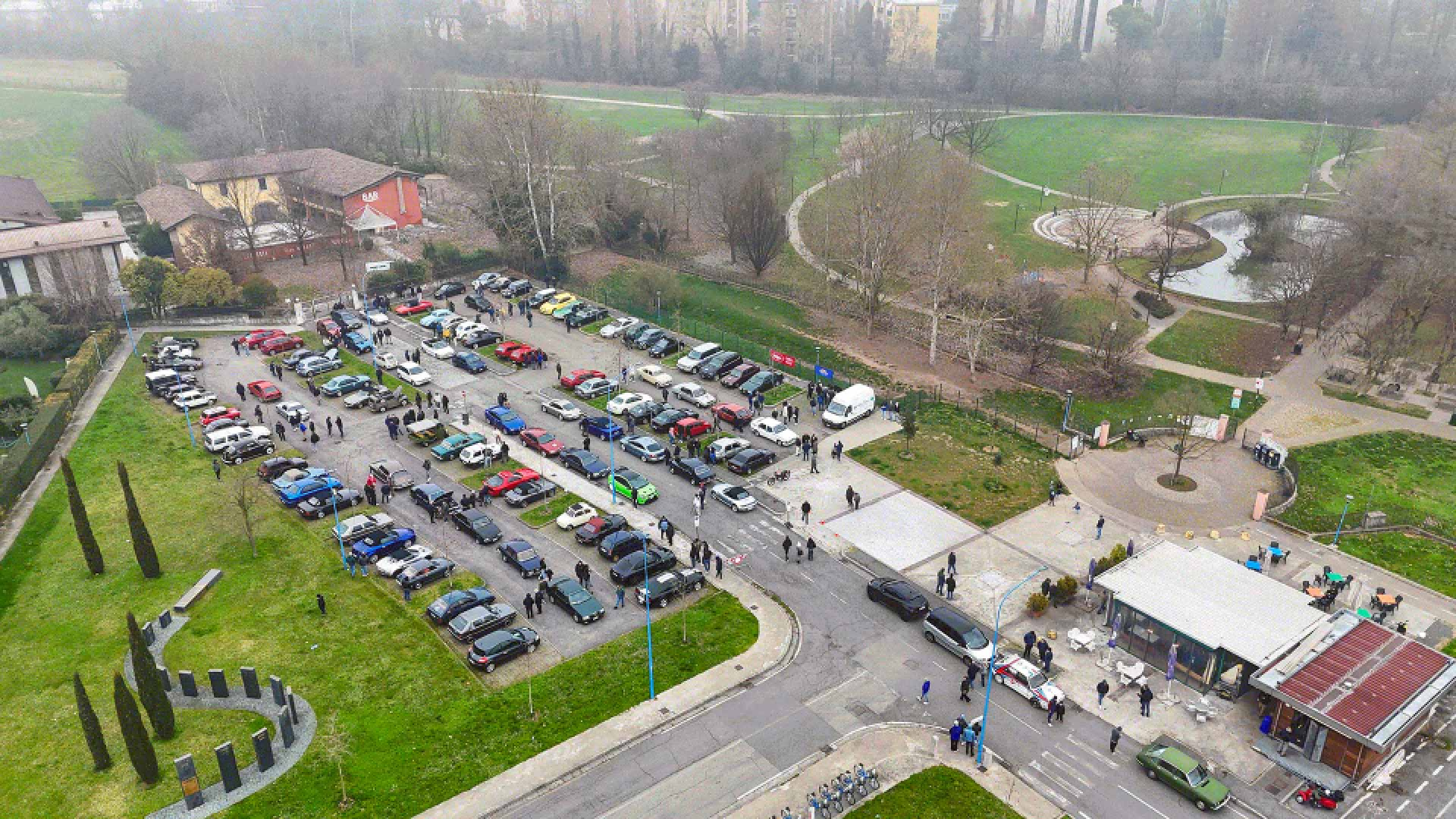 Auto storiche e ritrovo di appassionati a Brescia